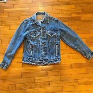 Levi’s Classic Blue Denim Jean Jacket size small 36
